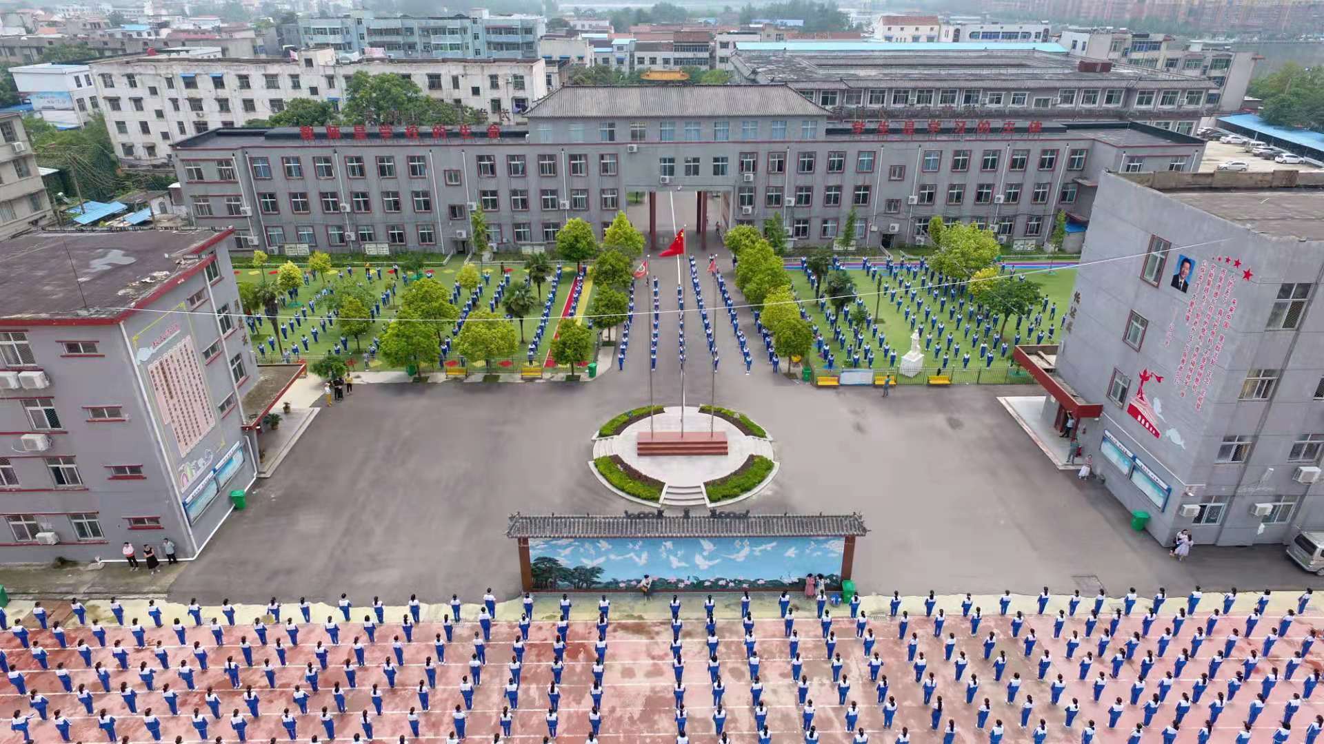 用好红色资源讲好革命故事淮阳外国语中学与党史学习共振