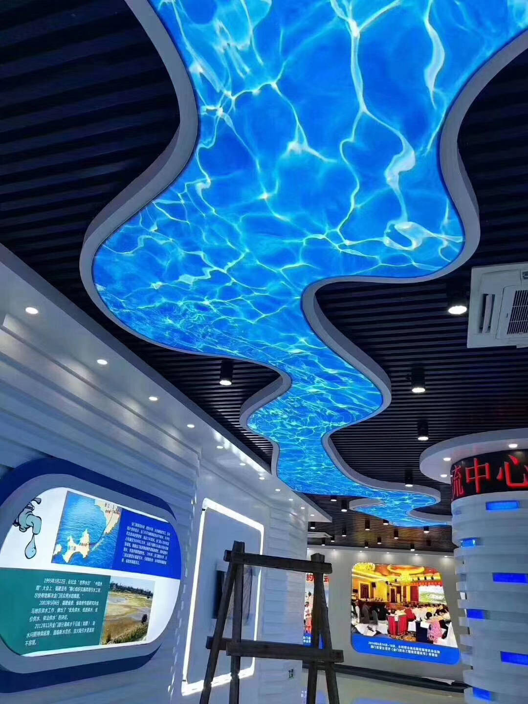 广告物料软膜天花灯箱制作的特点及优势