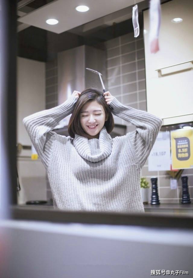 性感美女时尚写真:小清新短发少女治愈系笑容,清纯甜美可爱迷人!