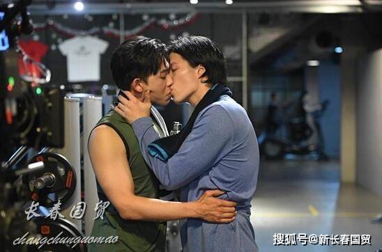 林瑞阳帅儿子与男星荧屏激吻,直言只想跟对方组CP