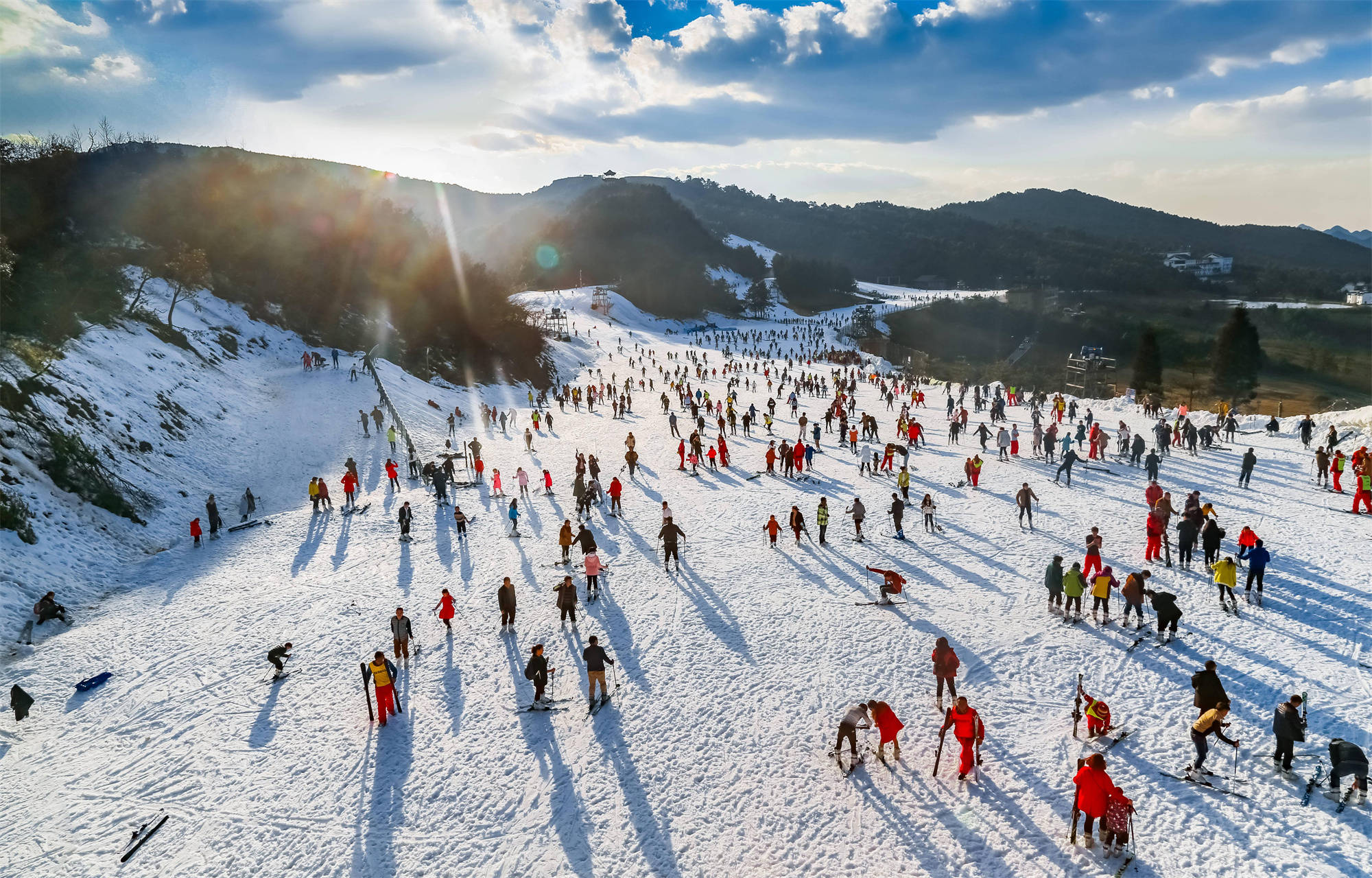 雪花山滑雪场图片