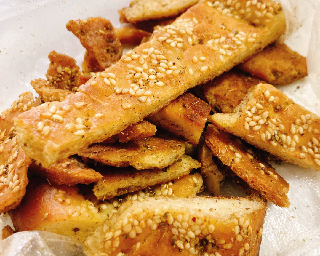 被孜然充分混合的烤馕,没有一个胃能逃过新疆美食的诱惑!_中原