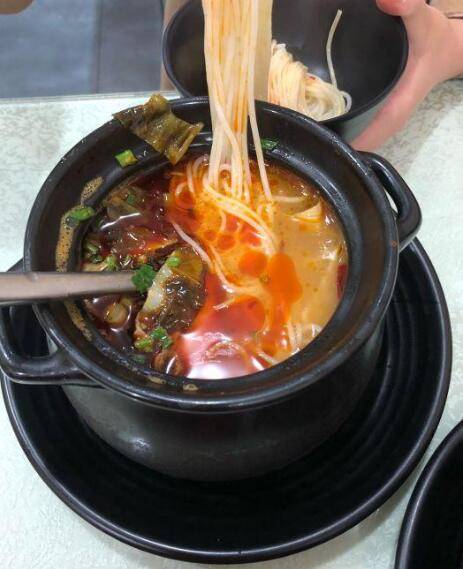 牛斗碗餐饮实战培训基地-罐罐米线(二)