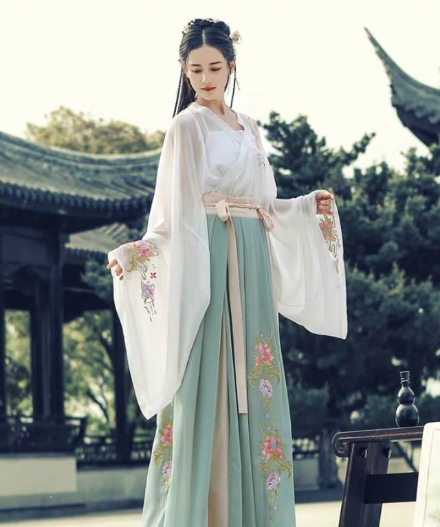 素雅的汉服怎么搭莲花冠_汉服怎么画