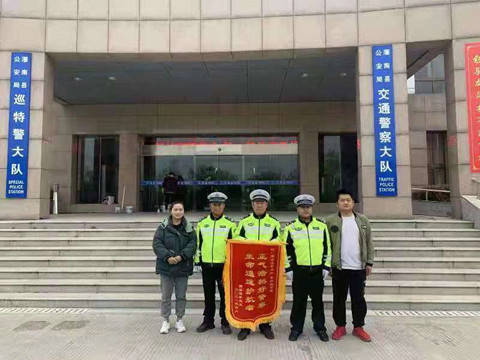 灌南县公安局坚持将爱民之情落实在行动,从细微之处着手,从点滴小事