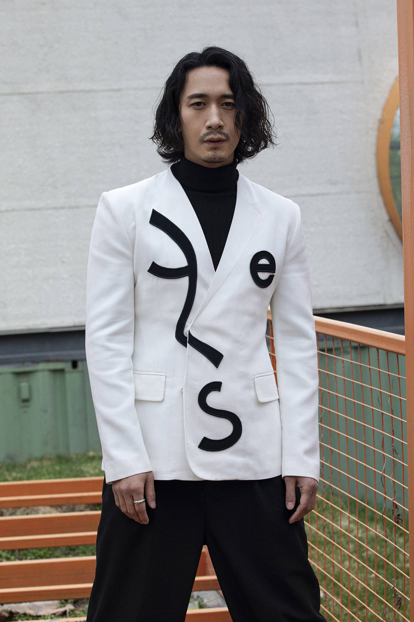 郭家诺户外极简写真 黑白经典彰显纯粹