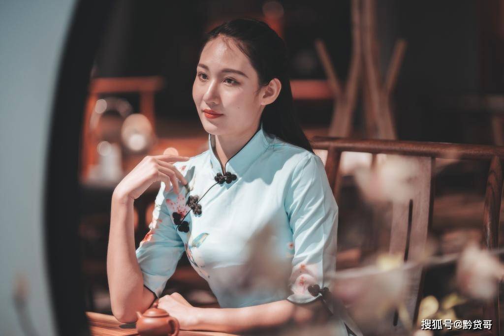 旗袍美女气质温文尔雅