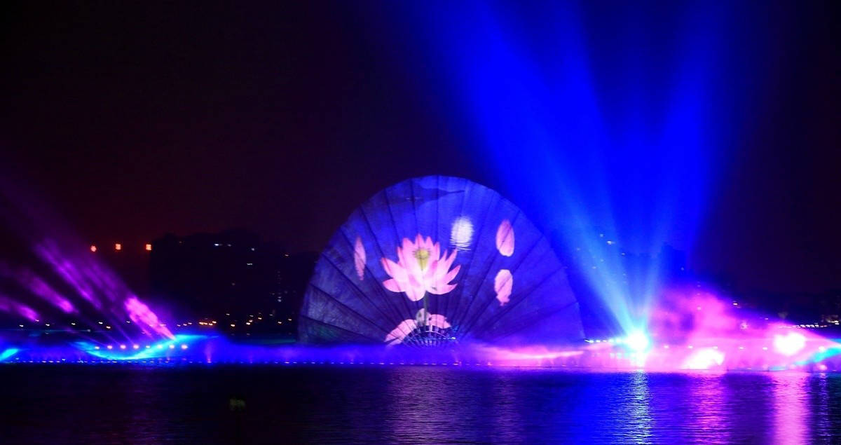 一张对比图,教你如何建设夜游水秀!