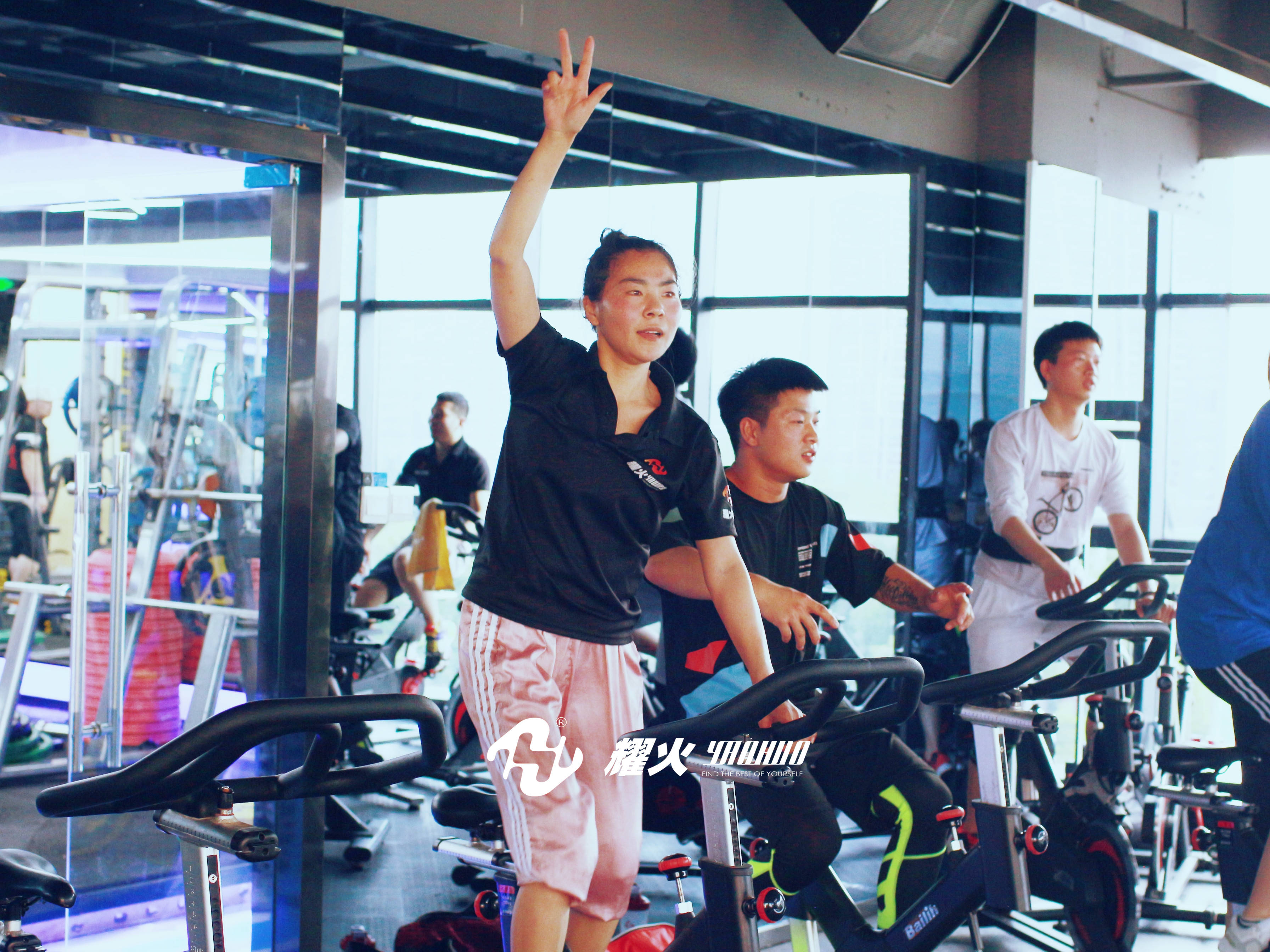 耀火健身学院南通校区动感单车课开始了