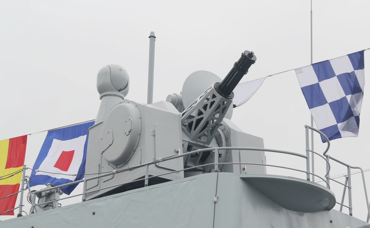 现代舰船防空系统已经足够强大,为什么还需要安装舰炮?