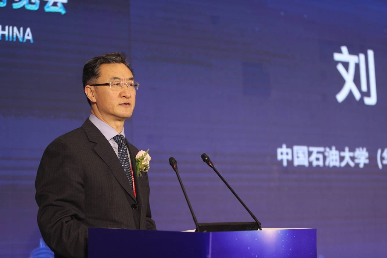 中国石油大学党委副书记,副校长刘华东讲话中国石油大学(华东)党委副