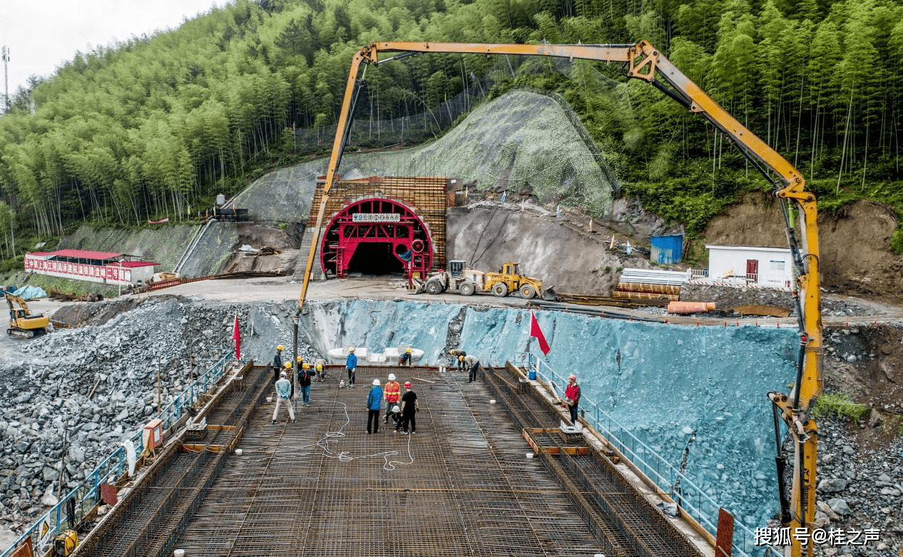 杭溫鐵路櫸溪大橋首片簡支梁完成澆築