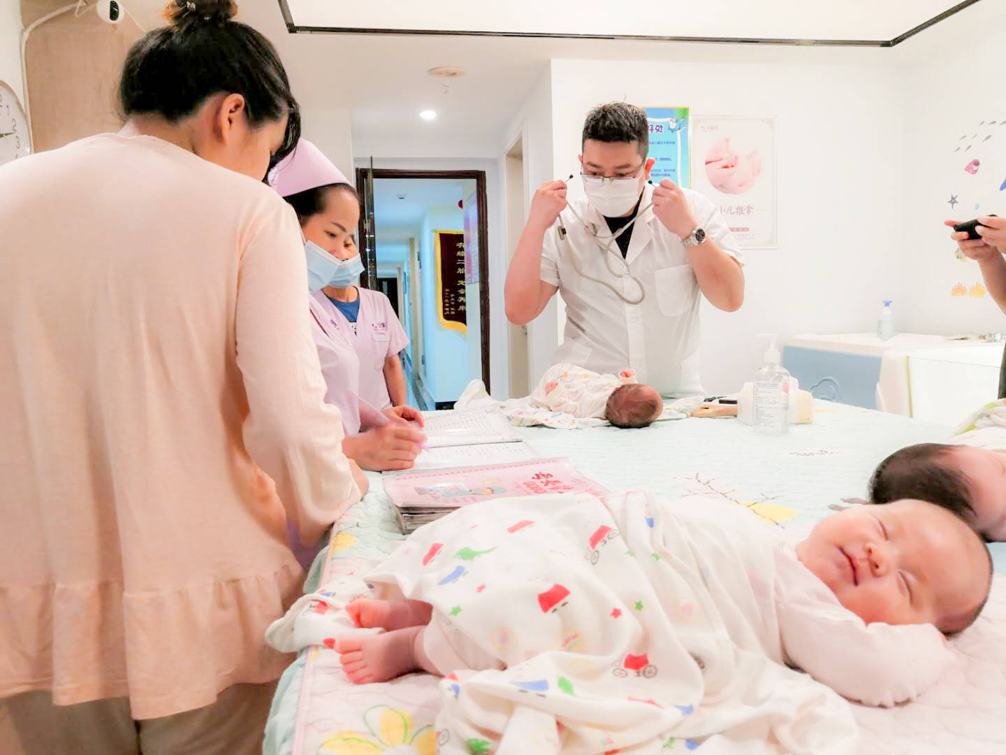 新生儿月子里怎么照顾 618422ea2257407597e0d18d228d1acf.jpeg