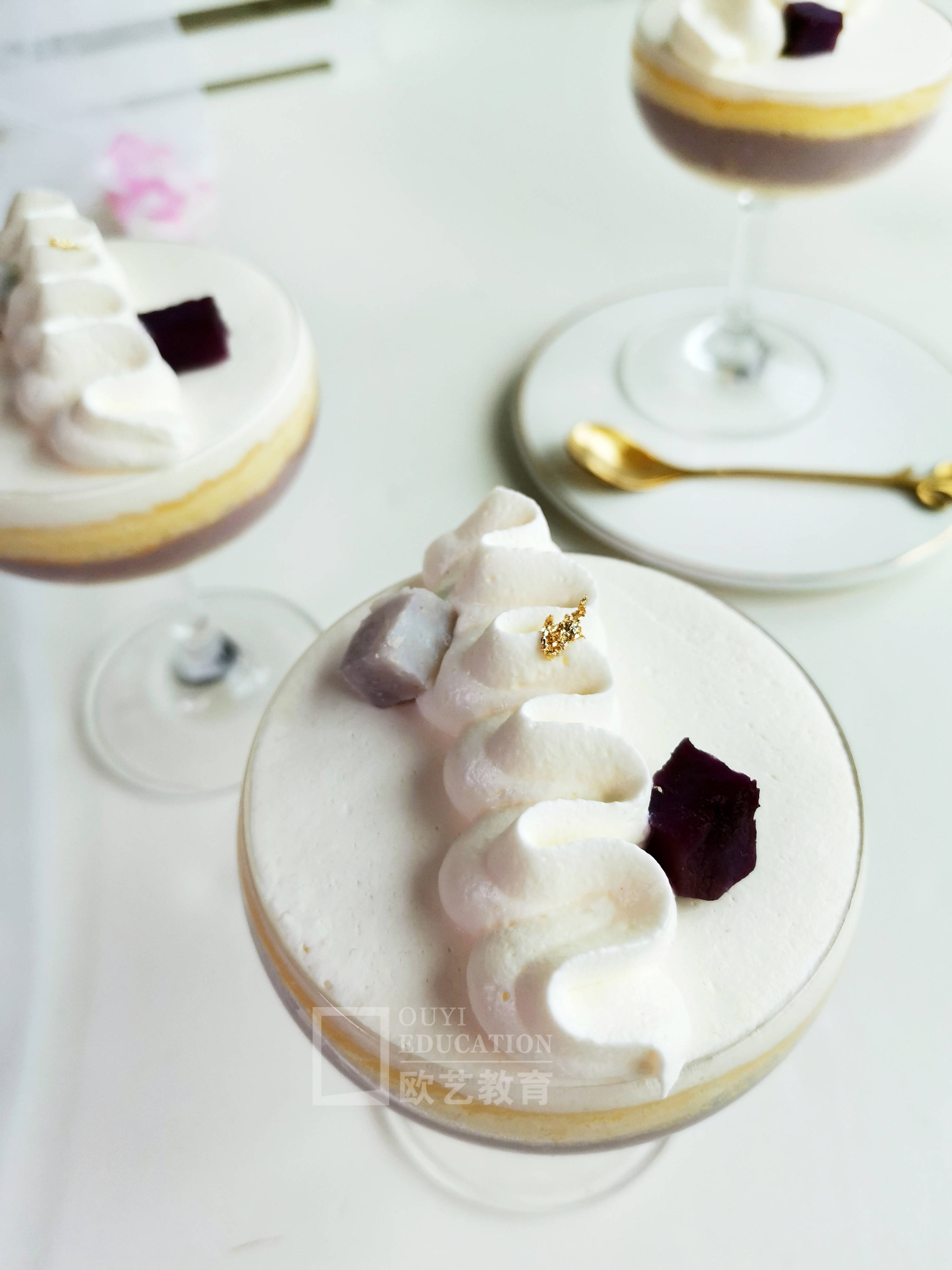 重庆欧艺教你酸奶芝士慕斯怎么做
