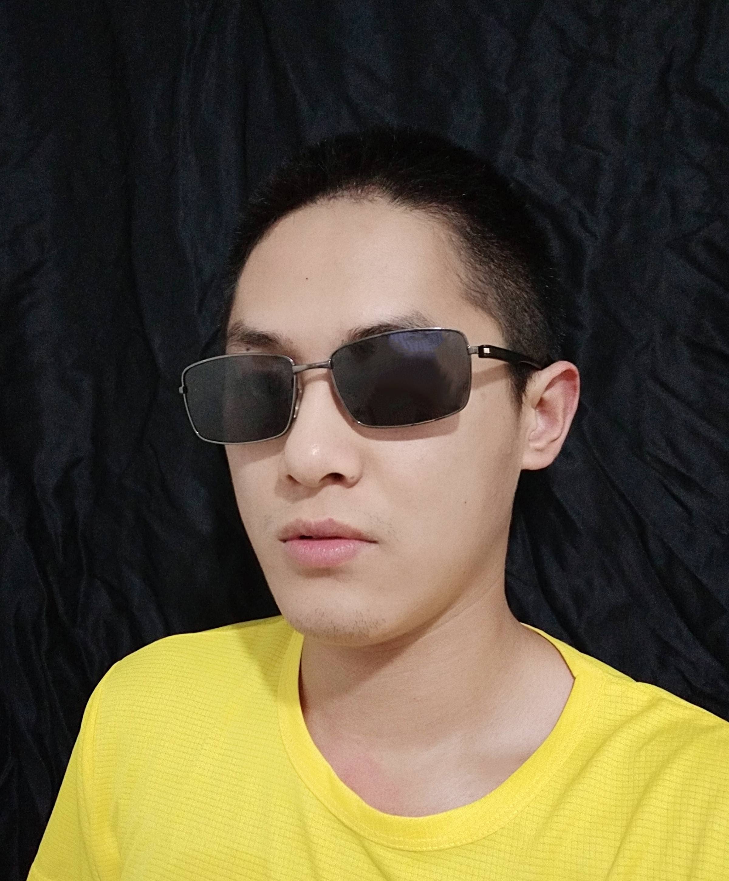 00后温暖的男生照片平贺小豪