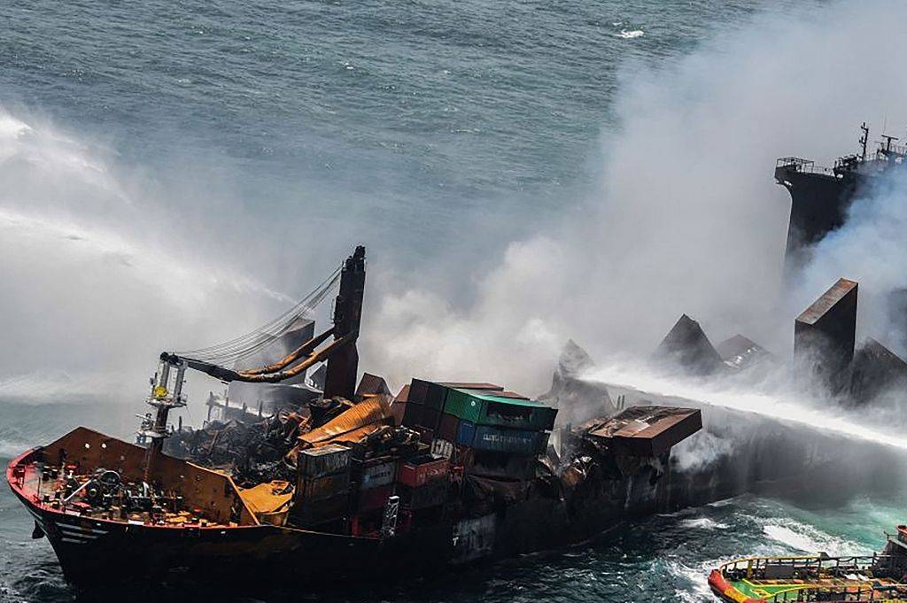 斯里兰卡遭遇史上最严重海滩污染事件