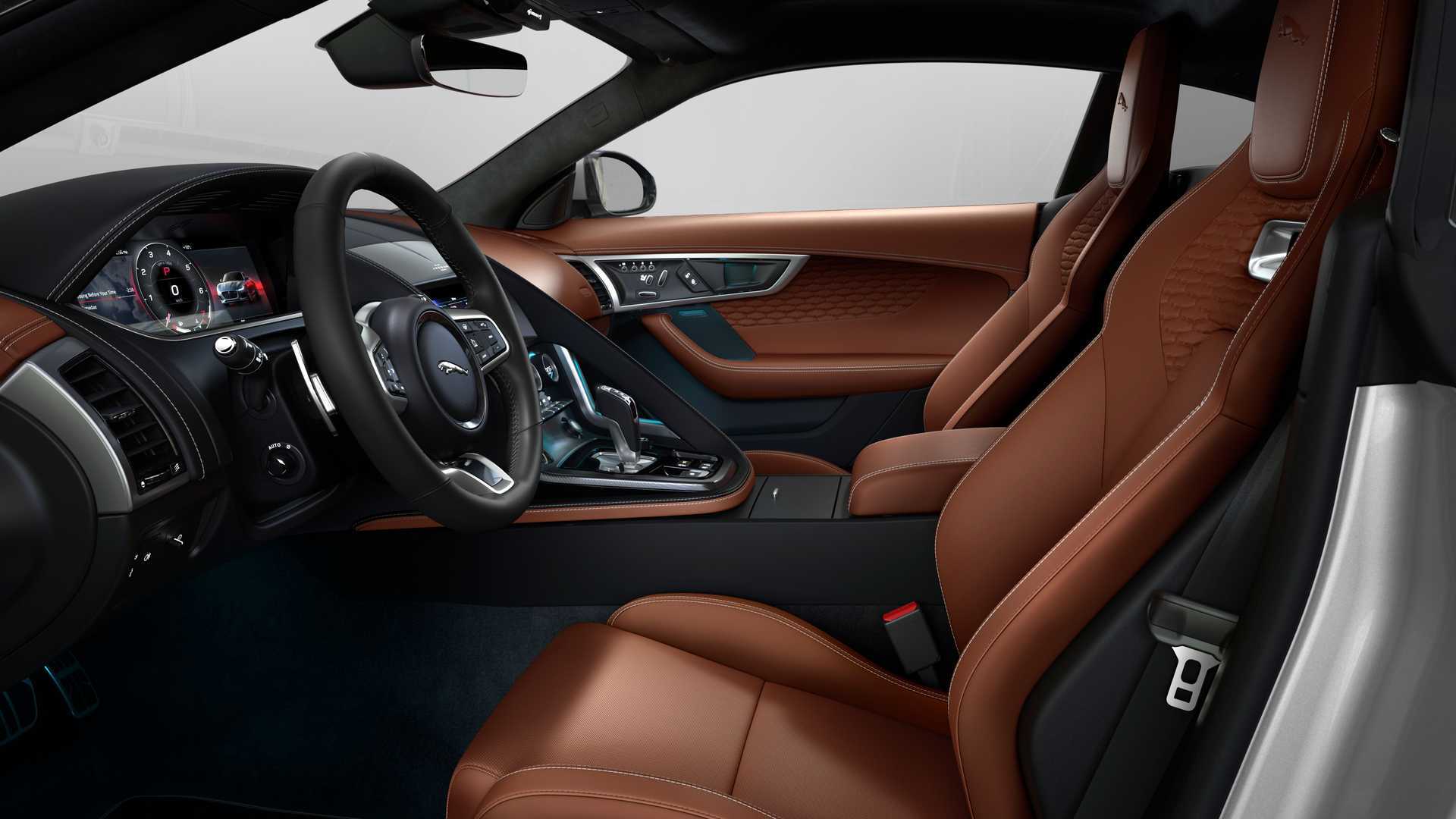 在内饰方面,新款捷豹f-type继续采用和老款车型相同的设计,新车的内饰