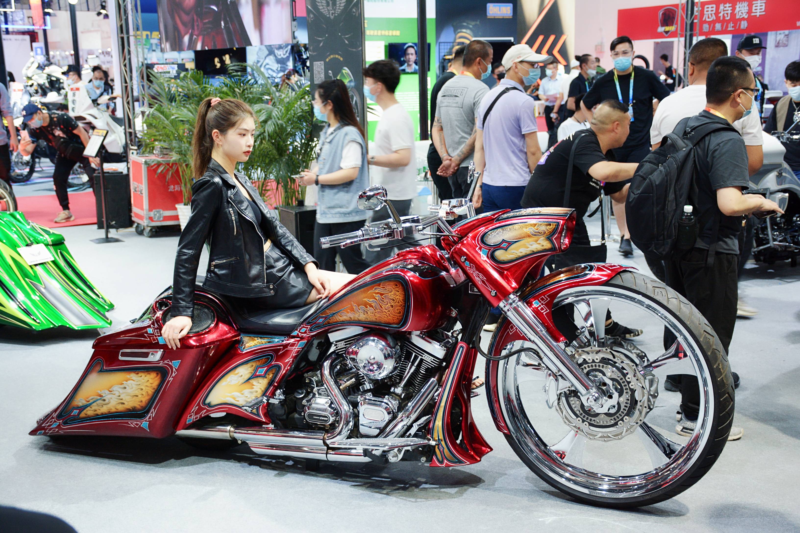 北京国际摩托车展开幕各地摩友奔赴京城现场很火热
