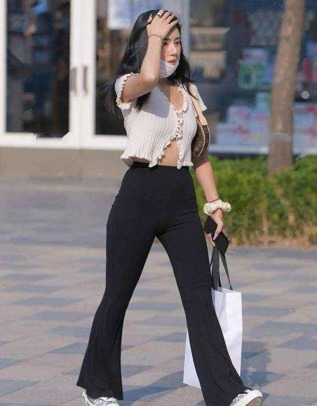 时尚内衣穿搭技巧 4dc7fec229c24ca3b3b1a6de207863dc.jpeg