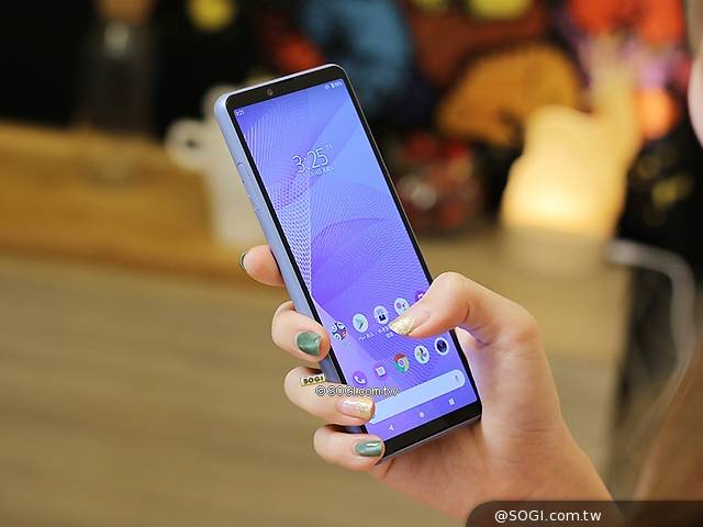 评测：索尼Xperia 10 III夏日戏水大挑战_防水