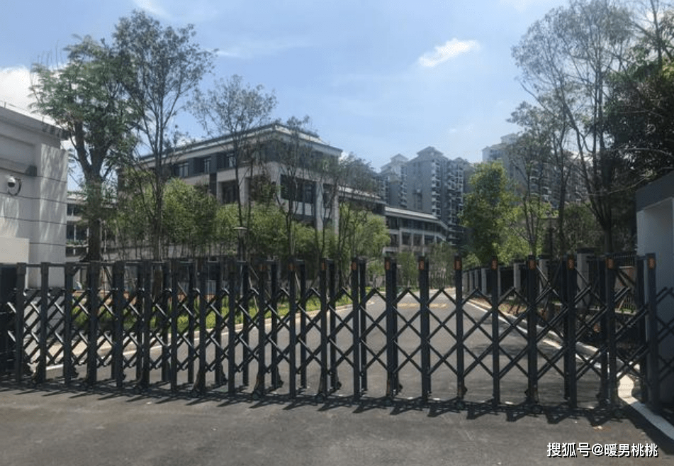 晋安区榕博小学去年一年级片内生规模已达11个班级今年生源压力同样大