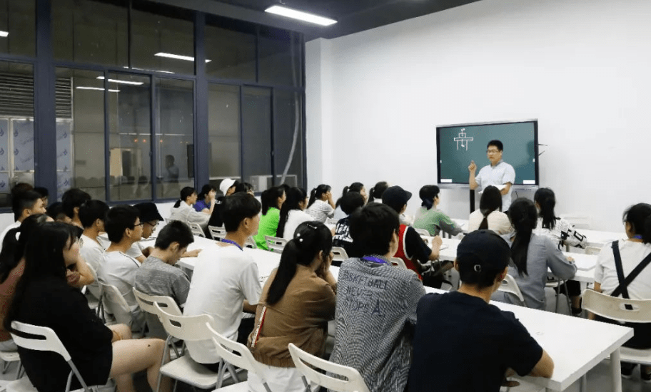 美术高考培训排名_高考美术作品图片(2)