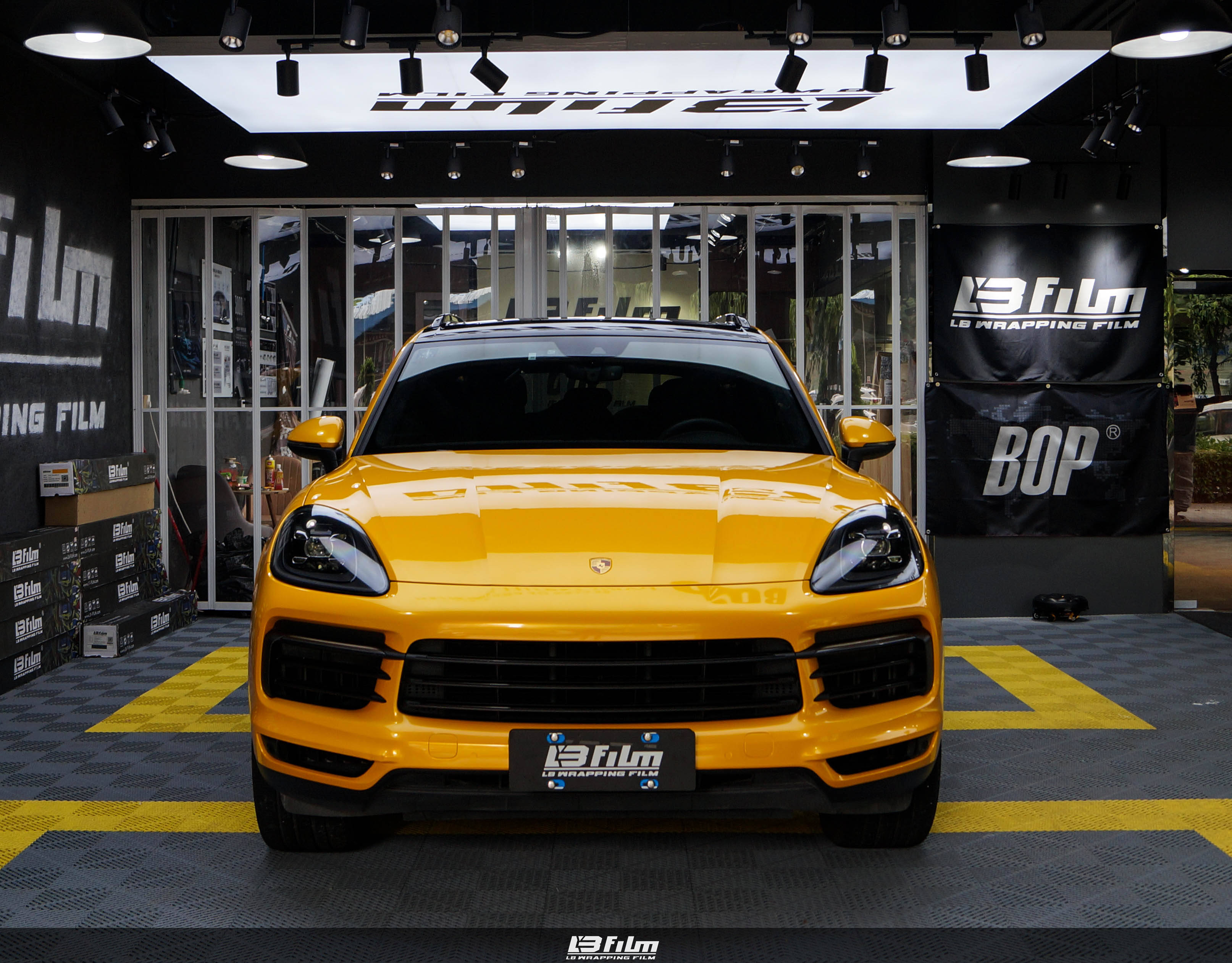 保时捷卡宴装贴lb枫叶黄改色膜lbfilm