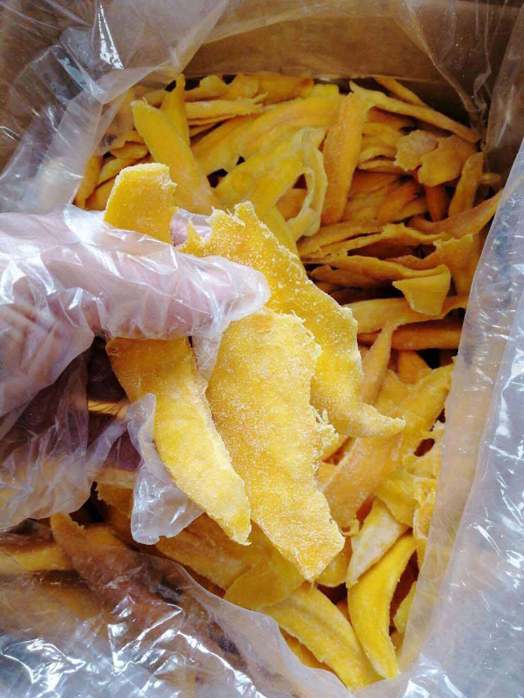 把芒果制作成芒果干味道香浓,是一道美味的休闲食品!