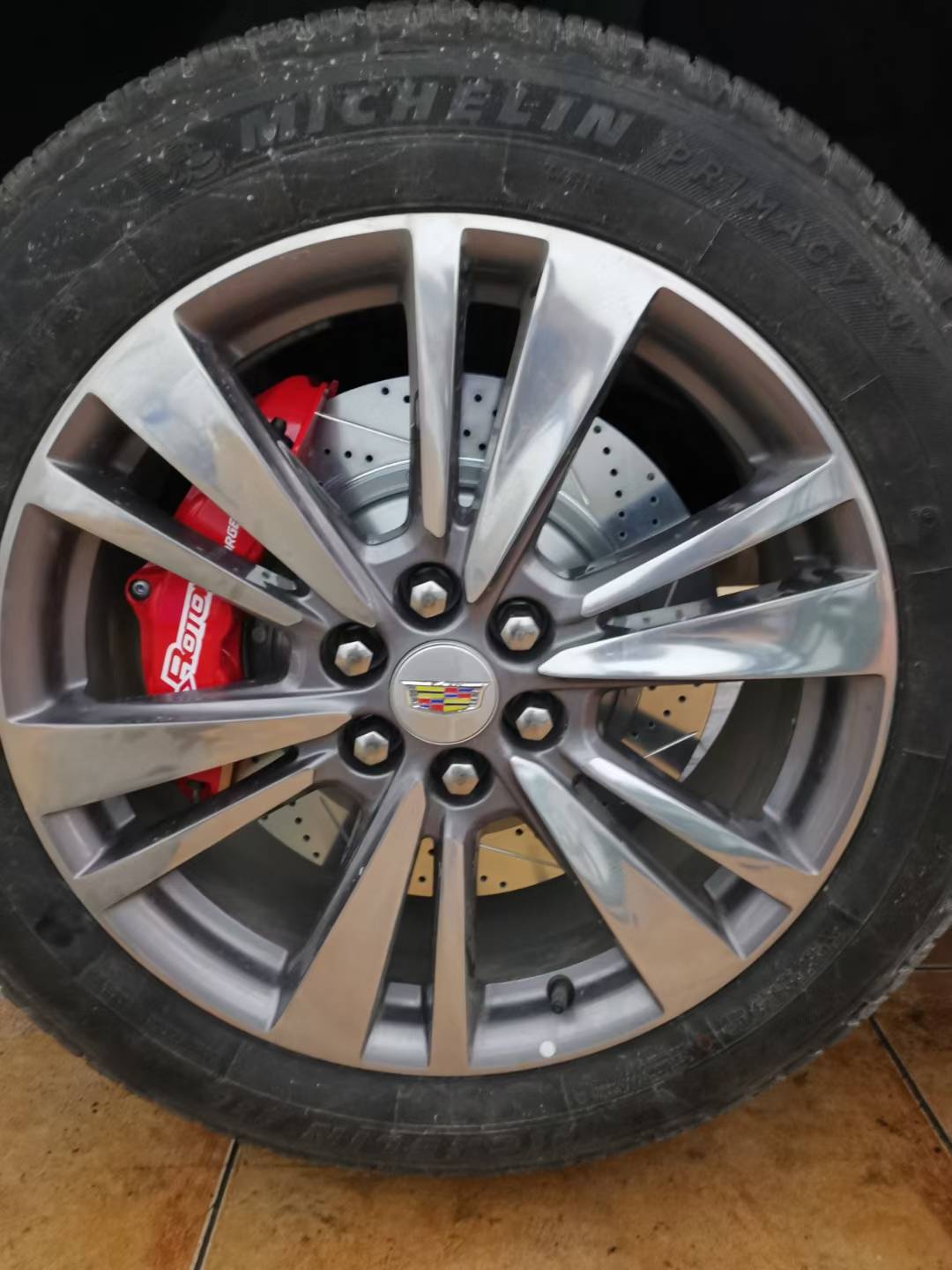 凯迪拉克xt6改装rotora刹车