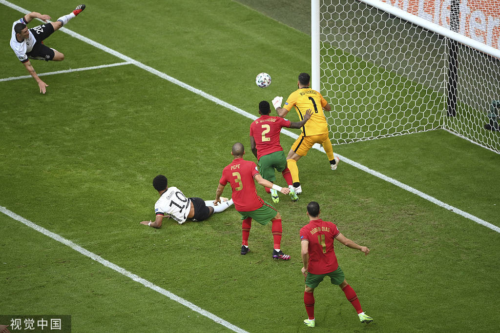 纸糊防守！葡萄牙欧洲杯单场丢4球 创历史最差纪录_比赛