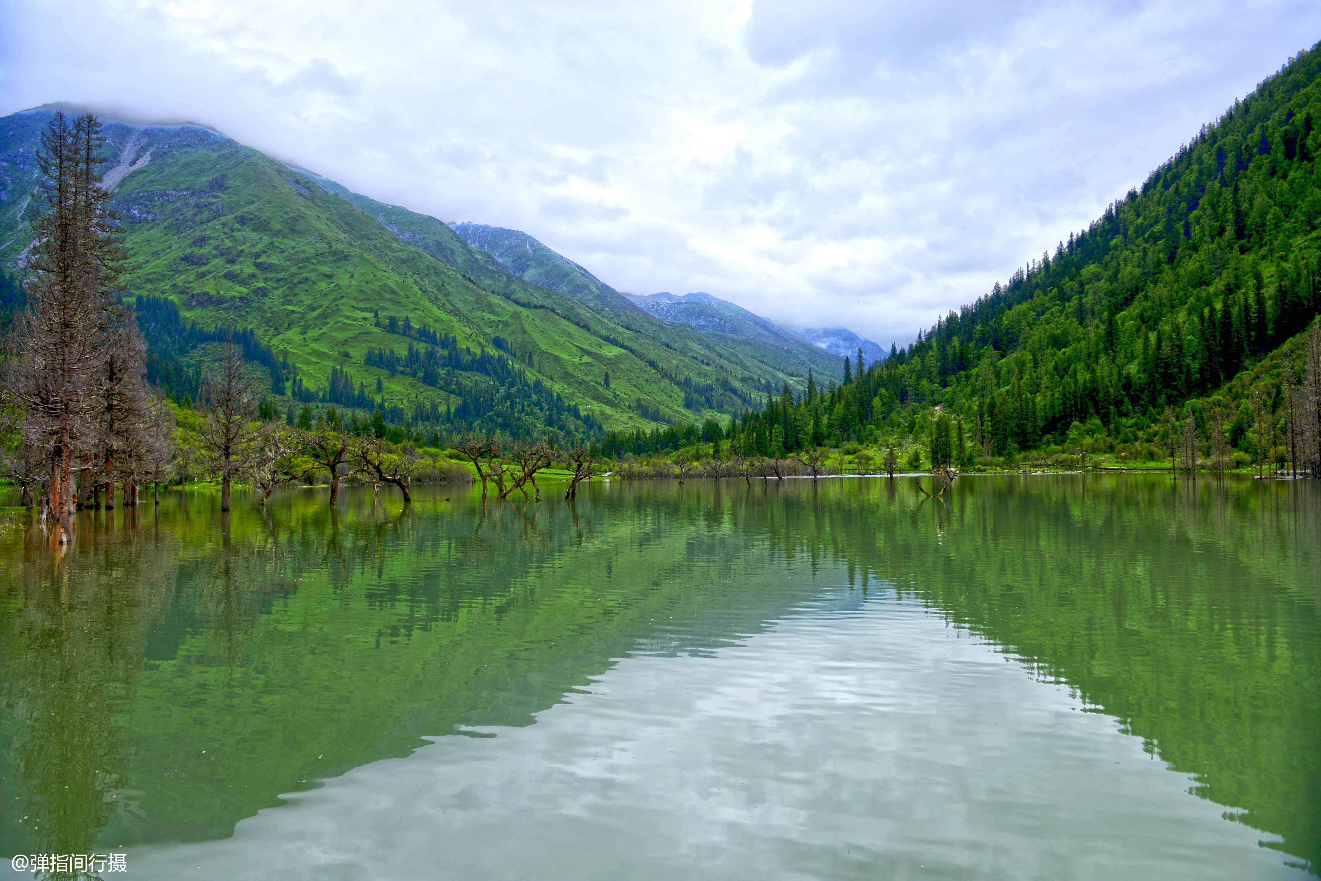 原创四川西部神圣的山峰风光堪比瑞士民俗文化更让人大开眼界
