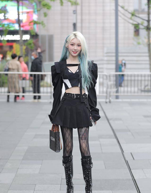 时尚小姐姐穿搭冬季短裙 6a238d0fe4724923aec4698dbe9f786f.jpeg