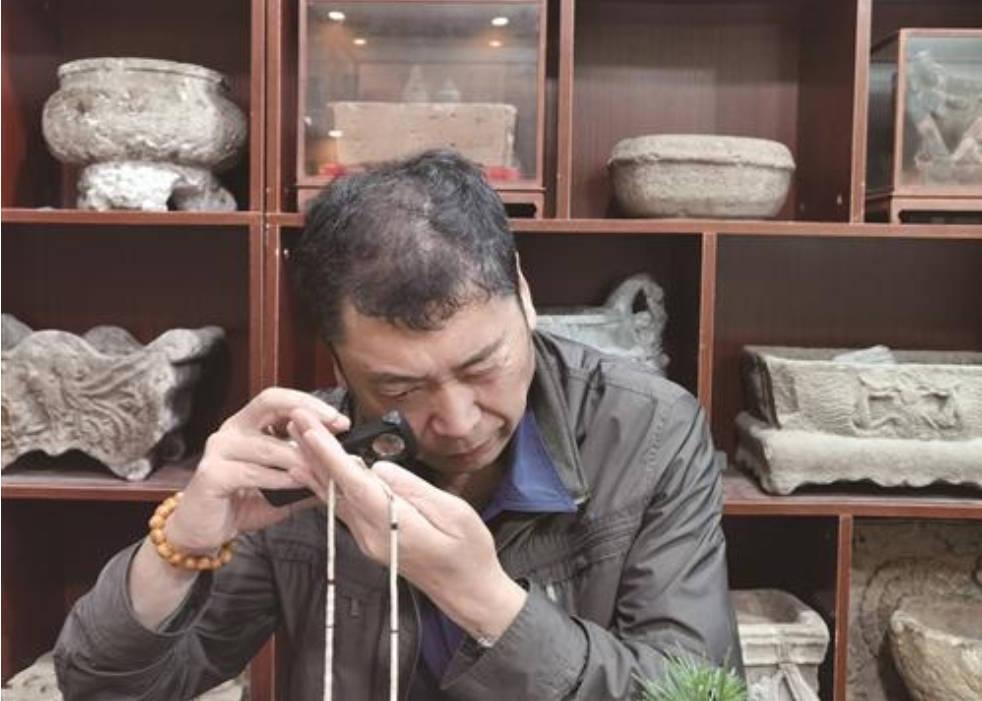 著名收藏家朱天文,一枚徽章一段故事_古玩