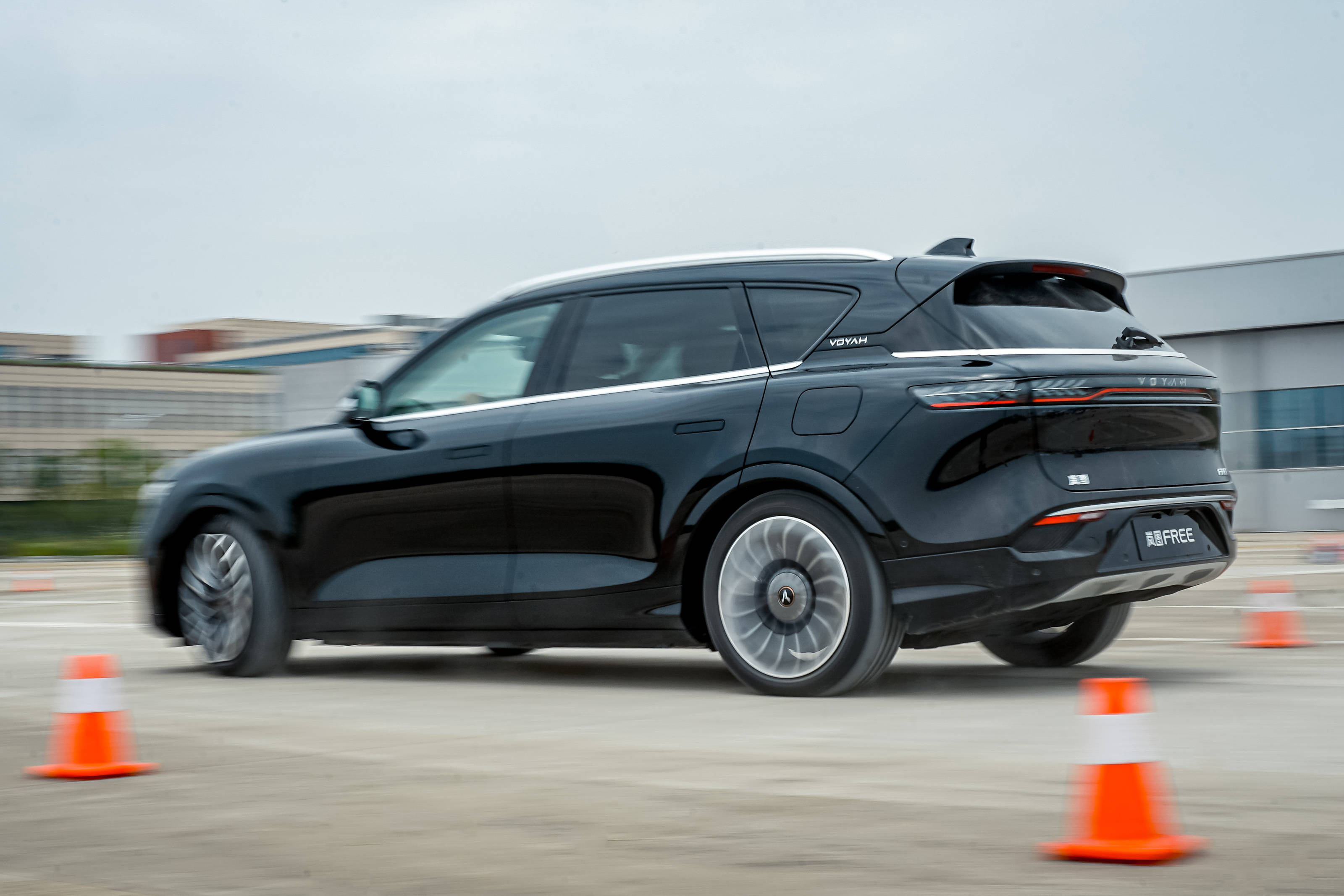 岚图free启动全国试驾带来性能级电动suv新体验