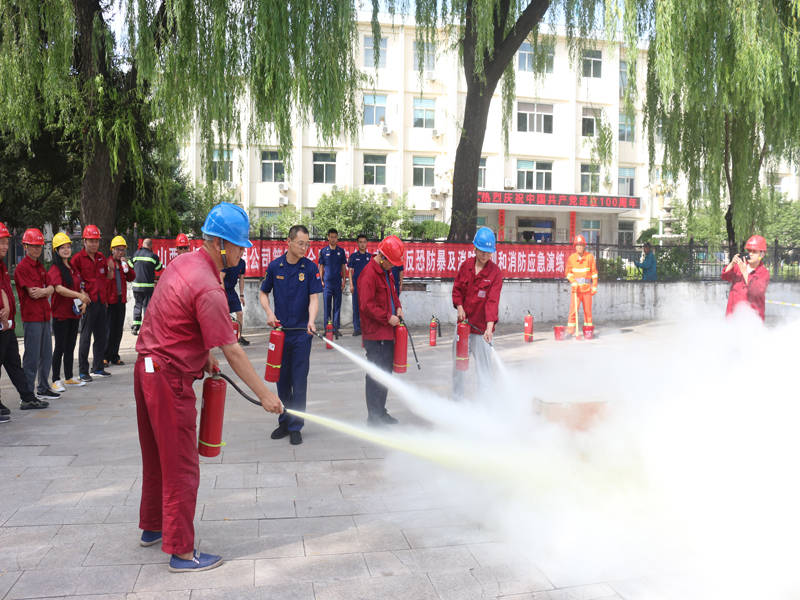 保德大队深入重点单位天桥水电站开展消防安全知识培训和灭火疏散演练