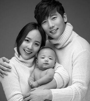 sm的初代门面,曾经的"国民妖精",如今凭借《顶楼》再次翻红_柳真