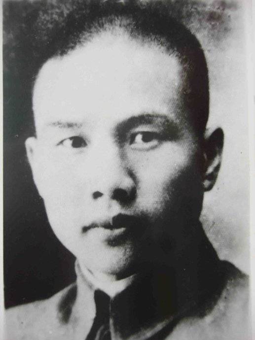 1939年8月,军统局电讯总台报务员张蔚林与冯传庆,因为对国民党失望不