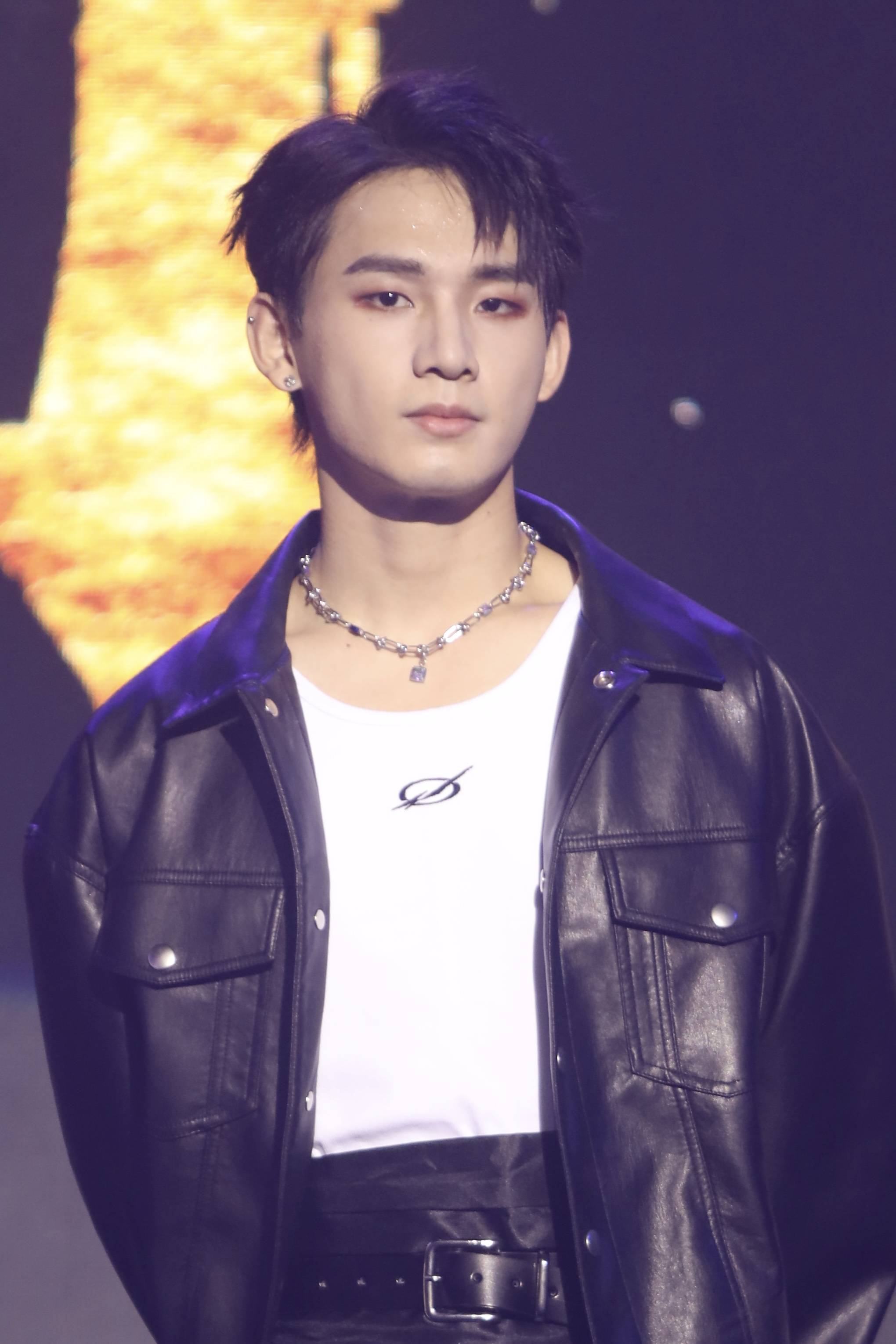 搜狐娱乐讯(岩岩/文 李伯男/图)6月29日,"姚琛来了"全新出道新歌发布