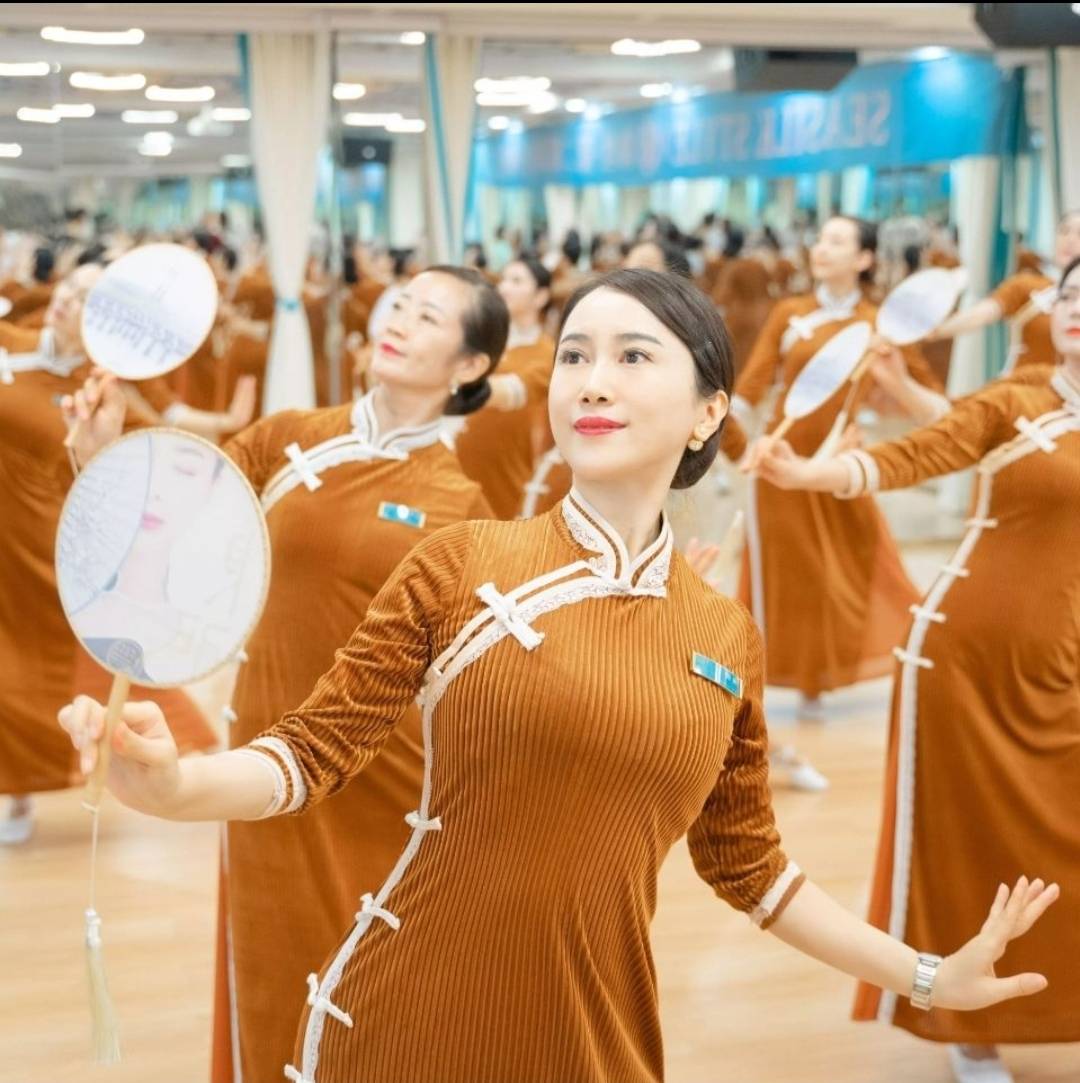 为什么越来越多的人学习形体礼仪?