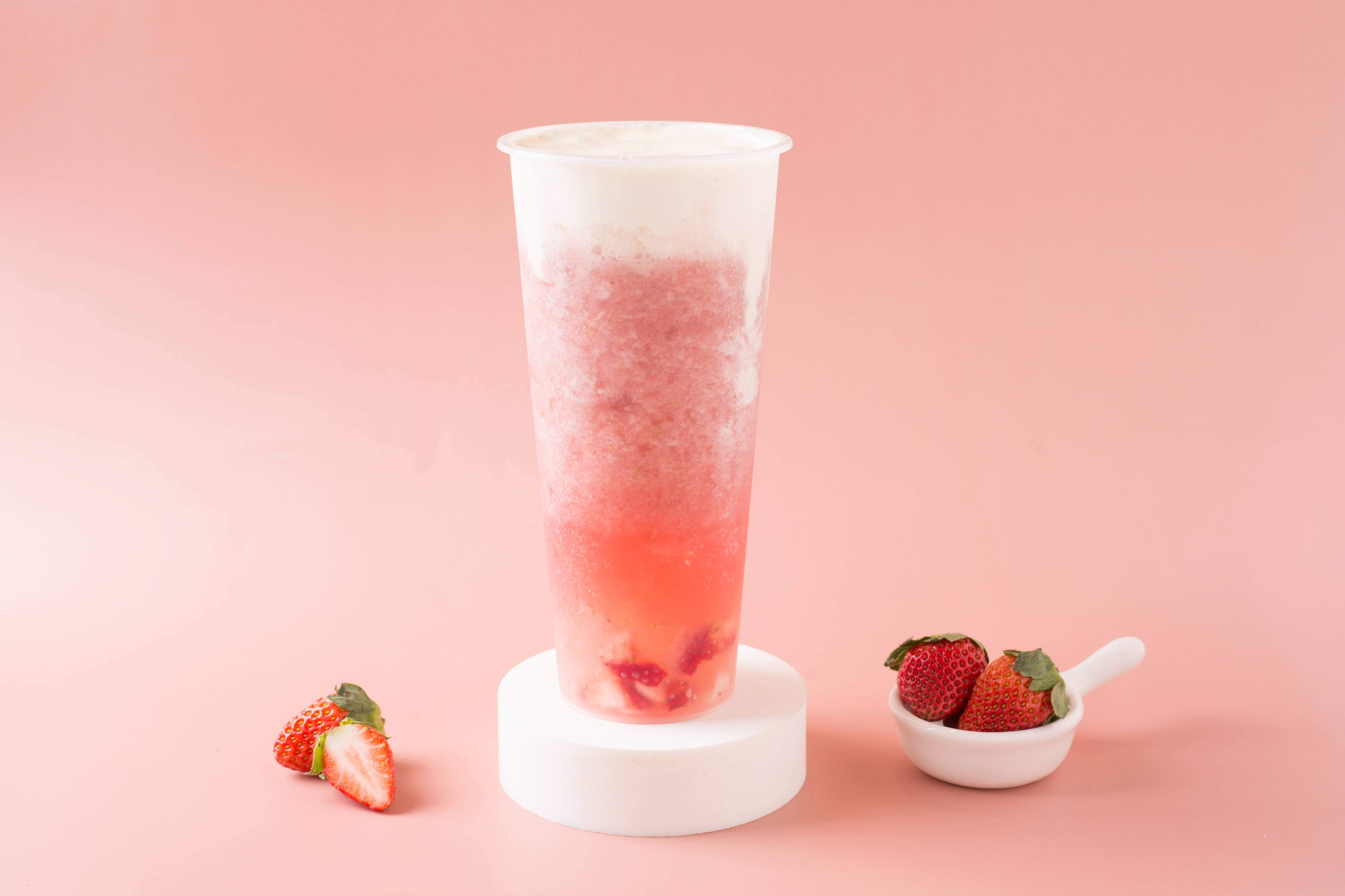 产品类别创建更多顾客接触点,从而突破品牌界限以使奈雪的茶成为一个