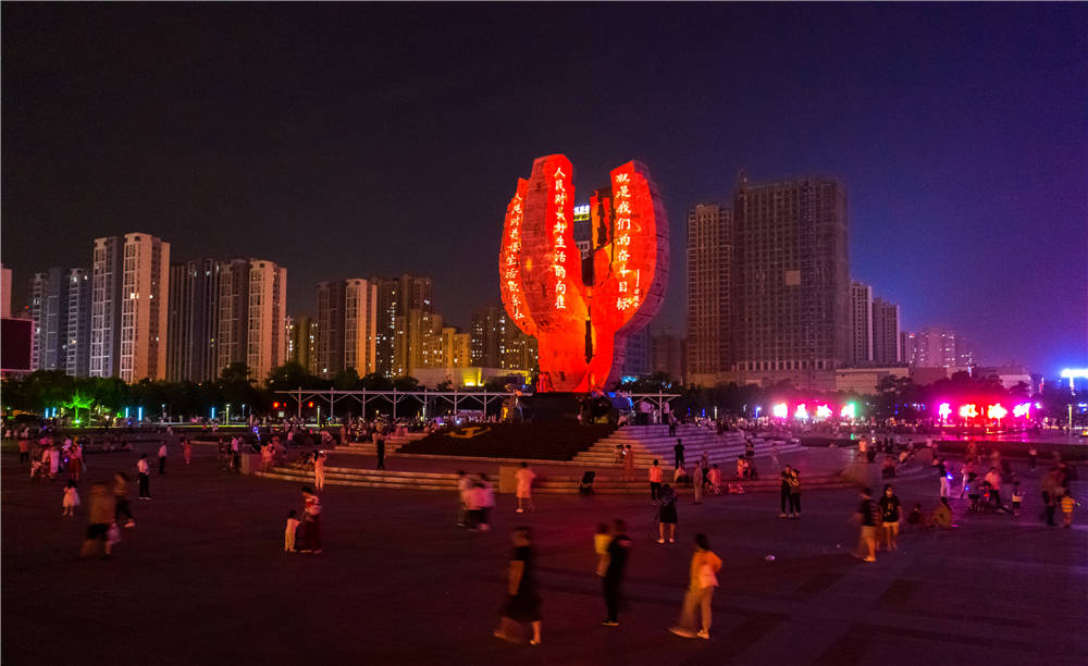 点亮初心盛迎七一滁州初心广场盛装启幕