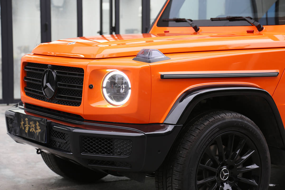 洗车时,切忌高压水枪对着车衣边角位置长