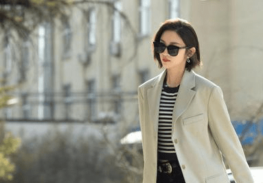 姐妹|唐艺昕新剧杀青照，和周迅演姐妹，搭档范世琦，产后复出状态超可