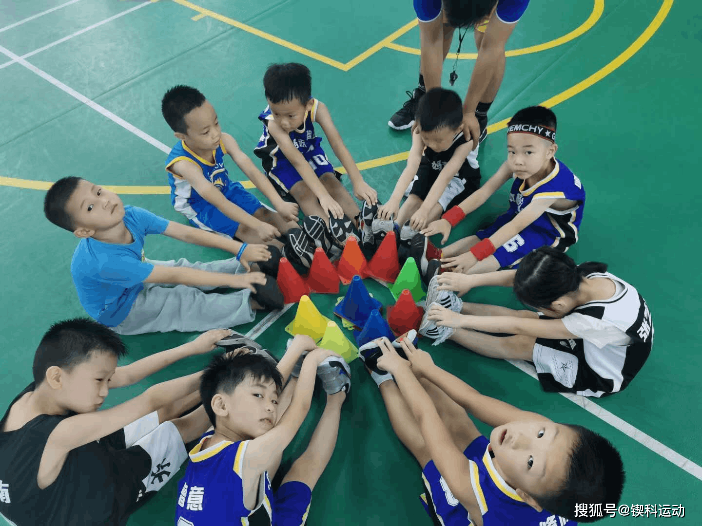 锲科 运动不仅能强健孩子身体 更能改变孩子的性格缺点 集体性 新闻时间