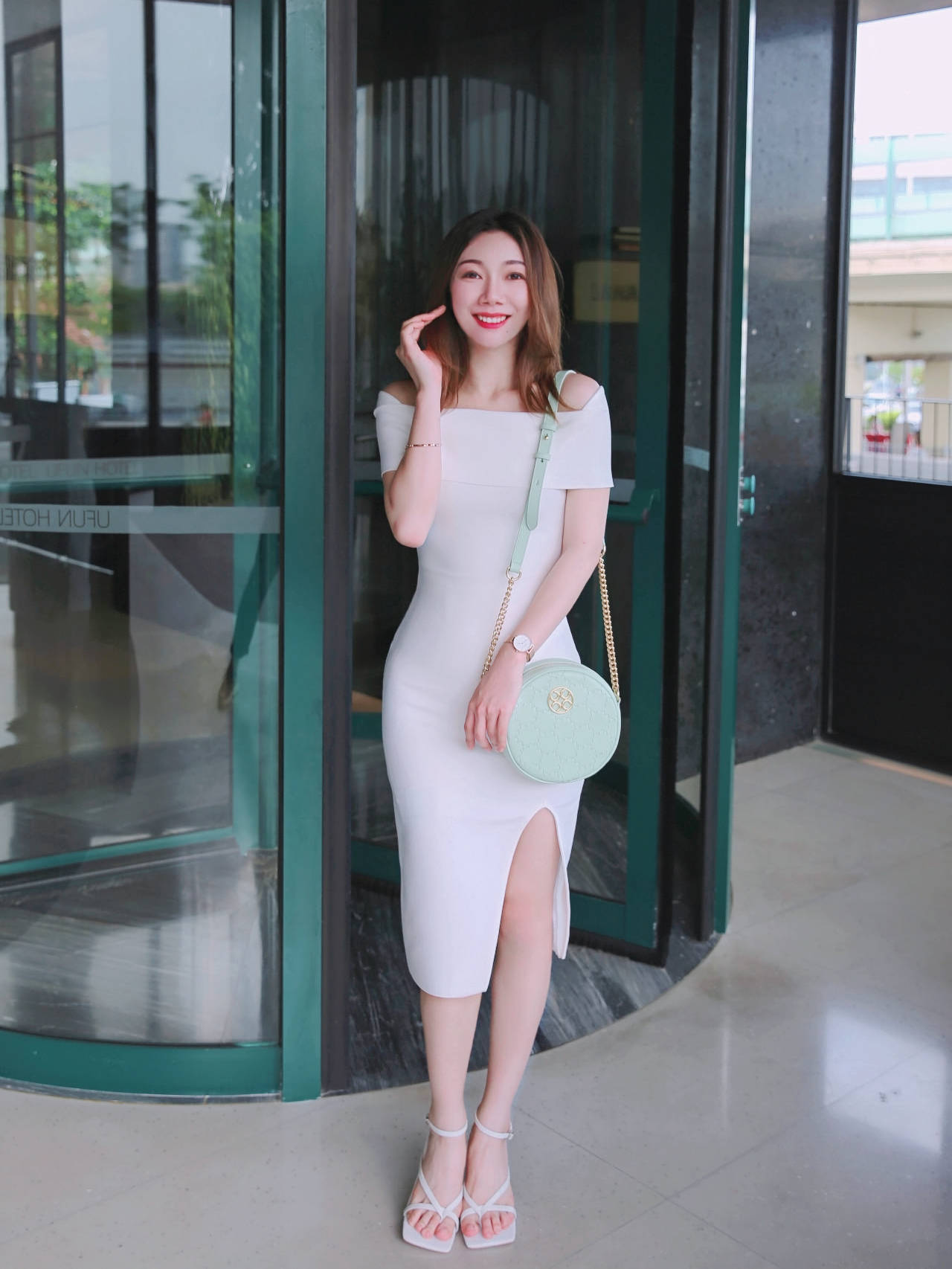 ootd|好天气自带阳光滤镜，搭配ORANGE CUBE薄荷绿色圆形包邂逅夏日浪漫