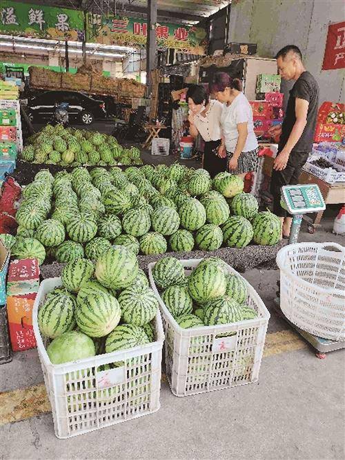 7月水果市场 西瓜站上"c位" 台州农港城日销西瓜200多吨