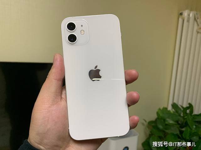 平台|优惠价5499元 现在是抄底iPhone 12的最佳时机吗？