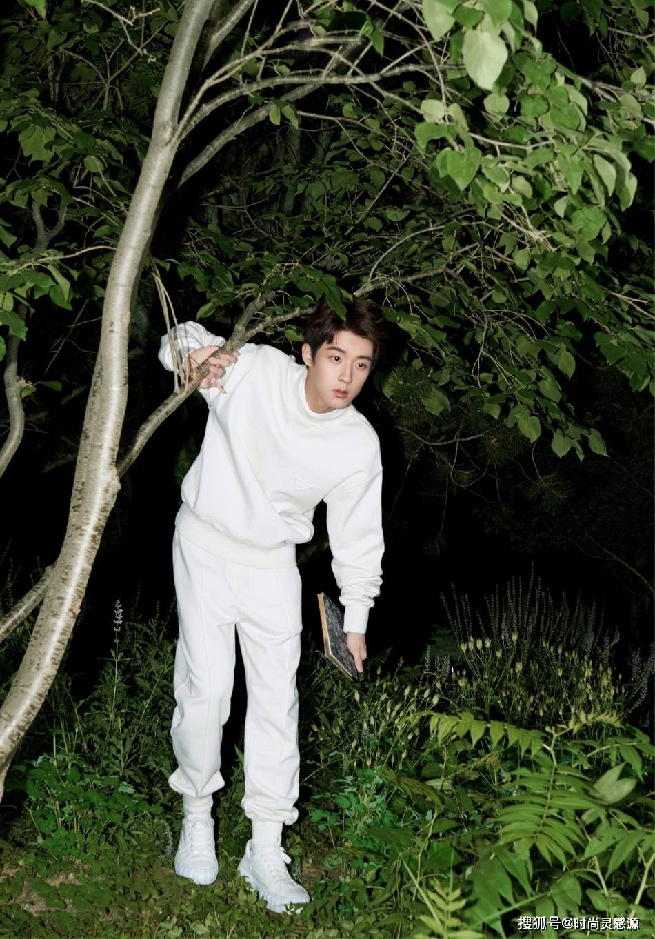 刘昊|你是谁的白衣少年?吴宇恒、吴磊、刘昊然、马启越演绎「少年感」白色造型