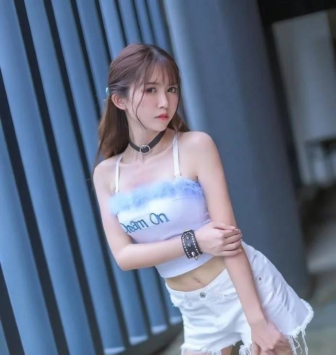 设计|选择时尚短裤穿搭，开启青春俏美模式