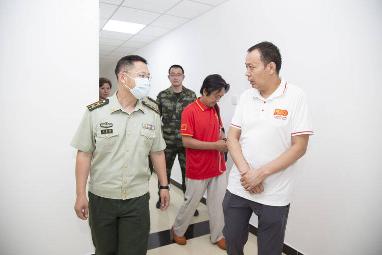 我国著名社会活动家王书波院长,王勇秘书长,办公室主任时子轩,宣传